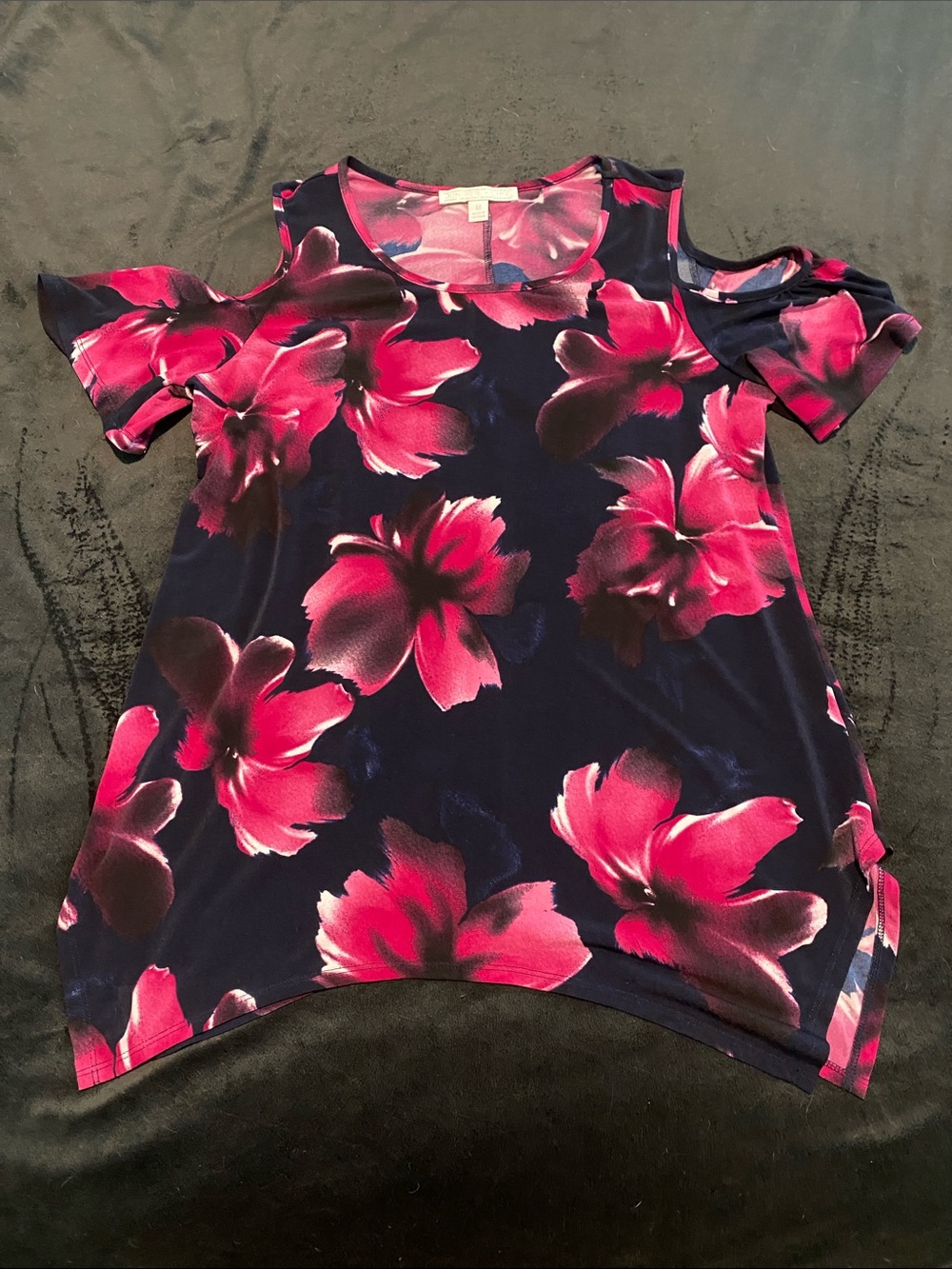 Juniper & Lime Cold-Shoulder Floral Tunic Top - Pink on Black with navy hints